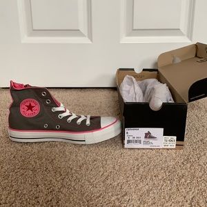 NEW Converse side zip high tops in charcoal and pink